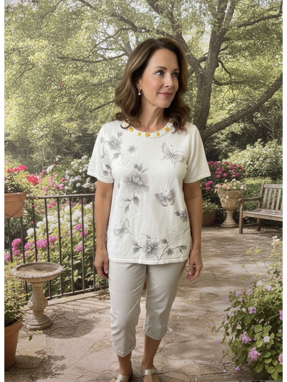 266 Alfred Dunner Petite Medium White Floral Butterfly Beaded T-Shirt NWOT